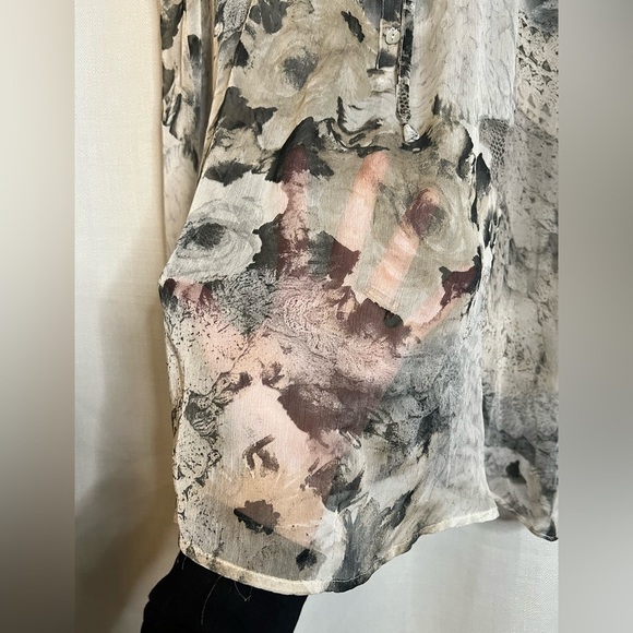 Bellatrix Sheer White and Black Rose Blouse Medium - Picture 6 of 9